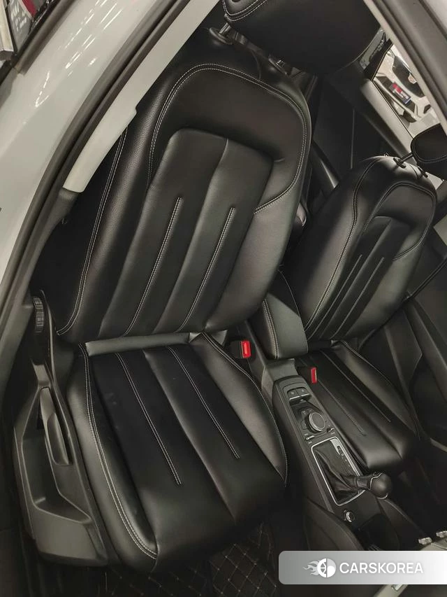 Audi Q2L id 4314471 из Китая 29