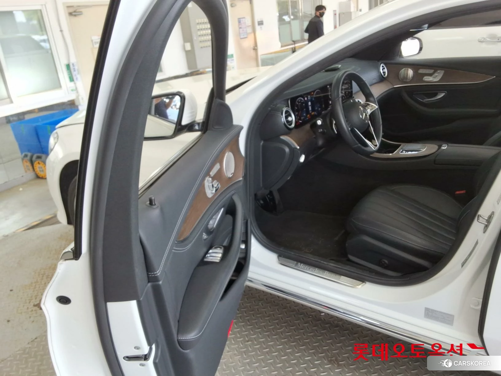 Mercedes-Benz Mercedes-Benz E300 e 4MATIC id 4289668 из Кореи 29