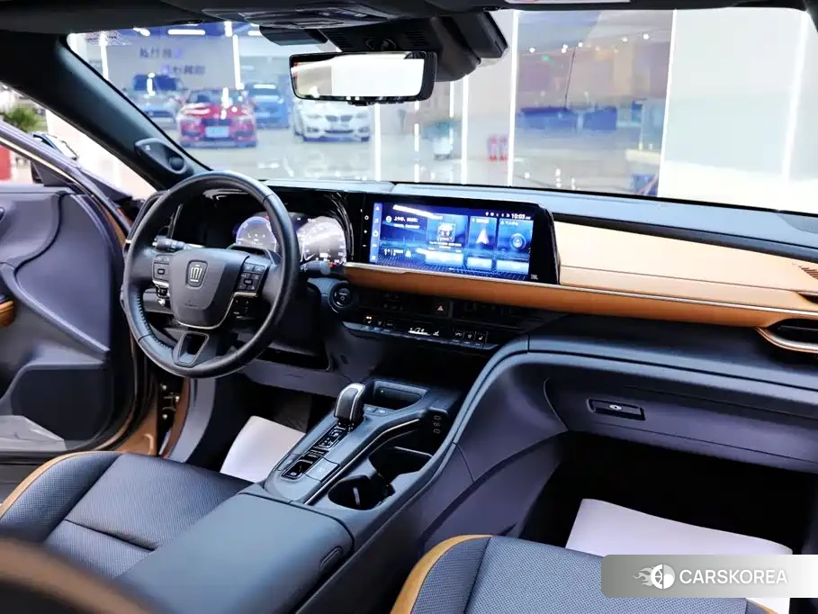Toyota Crown SportCross id 4547309 из Китая 29