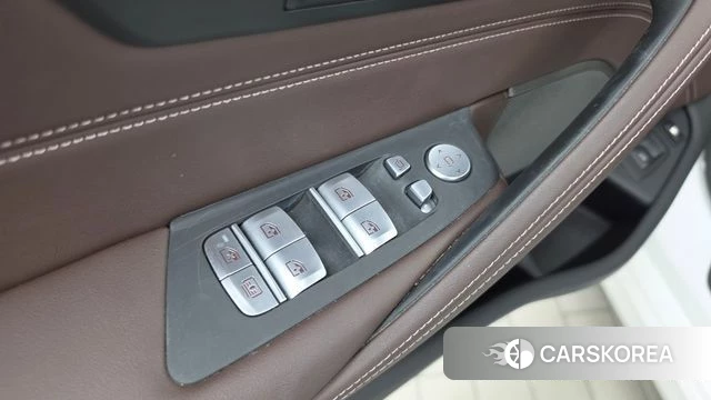 BMW 5 Series (G30) id 4670999 из Кореи 29
