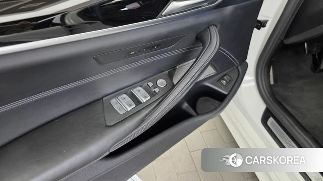 BMW 5 Series (G30) id 4581164 из Кореи 29