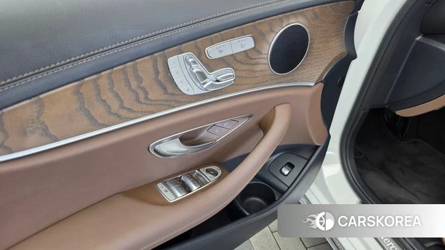 Mercedes-Benz E-Class W213 id 4641049 из Кореи 29