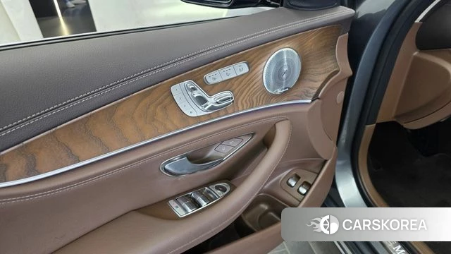 Mercedes-Benz E-Class W213 id 4447007 из Кореи 29
