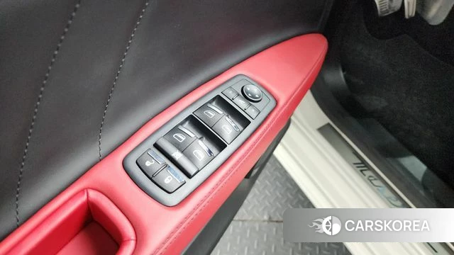 Maserati Ghibli id 4428917 из Кореи 29