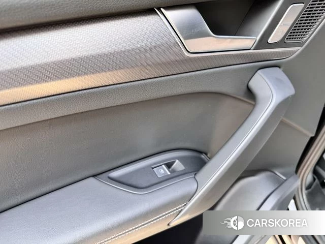 Audi Q5L id 4211480 из Китая 29
