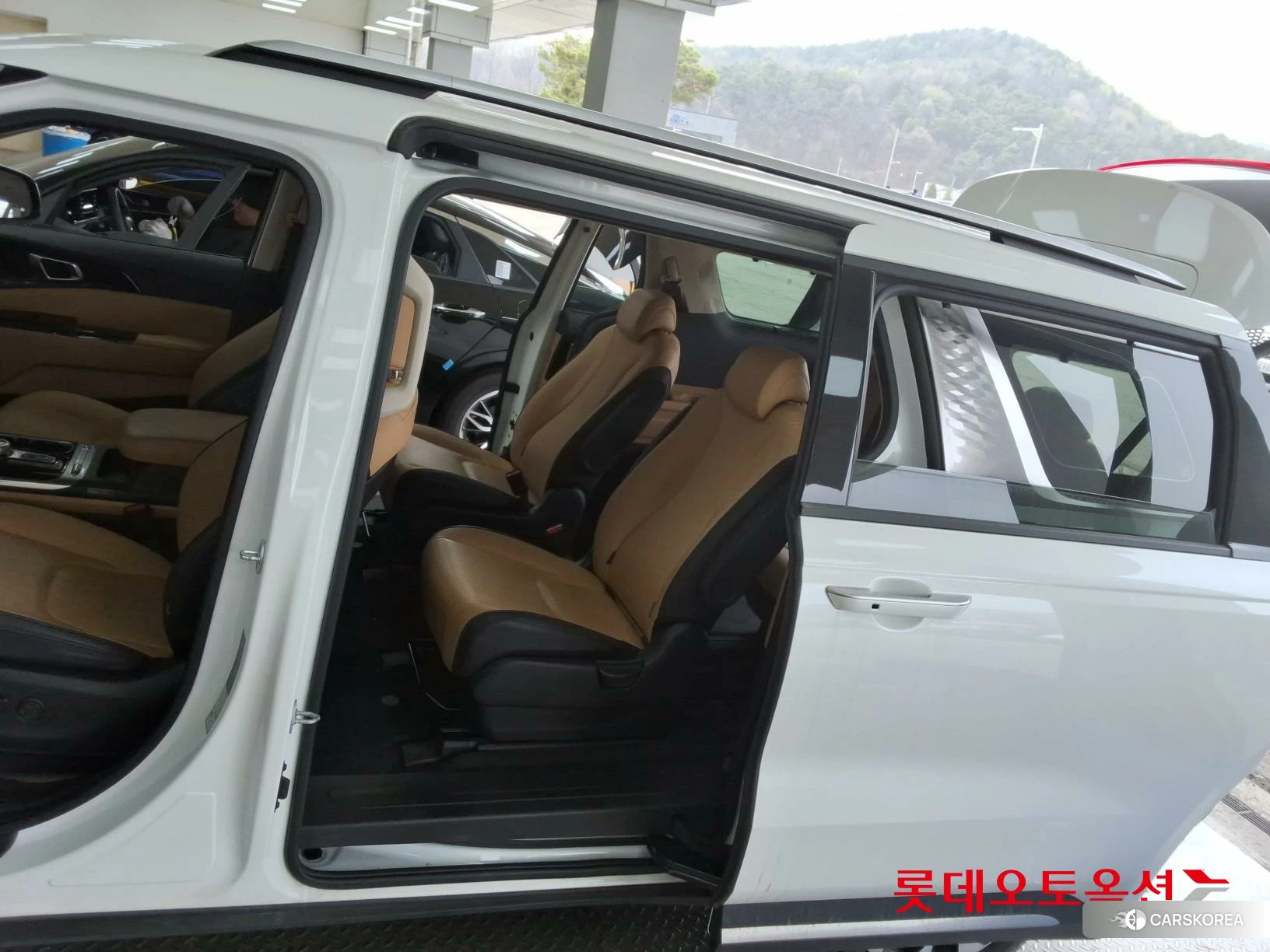 Kia Carnival id 3888290 из Кореи 29