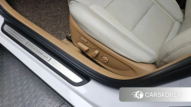 Hyundai The New Grandeur IG Hybrid id 4476661 из Кореи 29