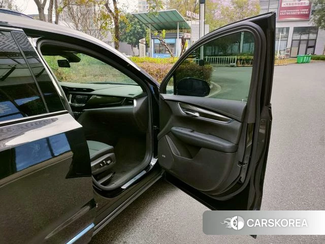 Cadillac XT6 id 3857941 из Китая 30