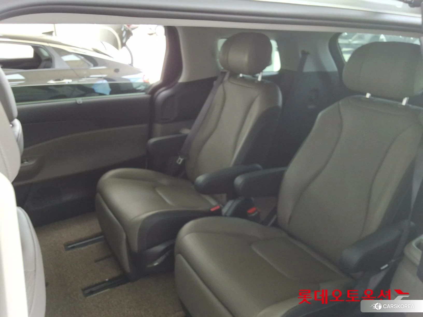 Kia Carnival id 4504306 из Кореи 30