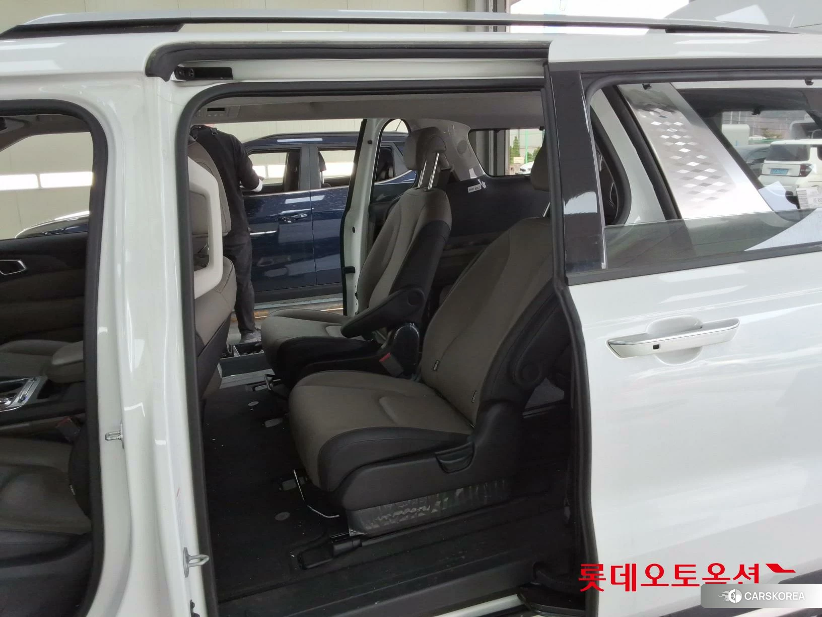 Kia Carnival Hybrid id 3888292 из Кореи 30