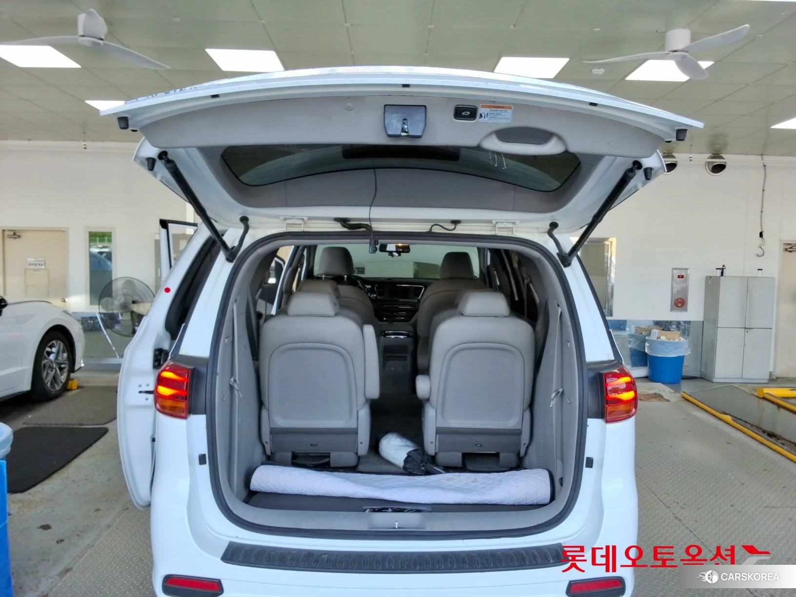 Kia Carnival id 4902436 из Кореи 30