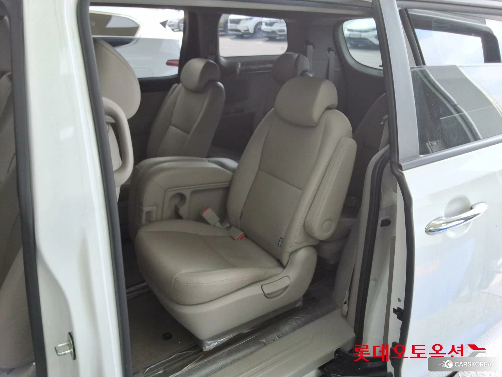 Kia Carnival id 4312611 из Кореи 30
