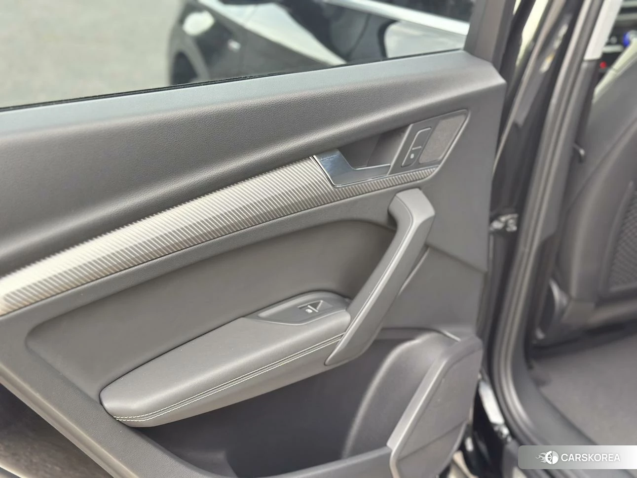 Audi Q5L id 4441311 из Китая 30