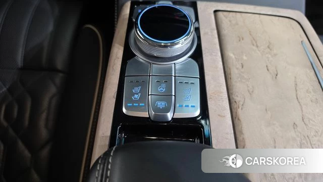 Genesis G90 id 4294650 из Кореи 30