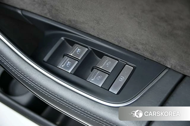 Audi A8 PHEV id 4341660 из Китая 30