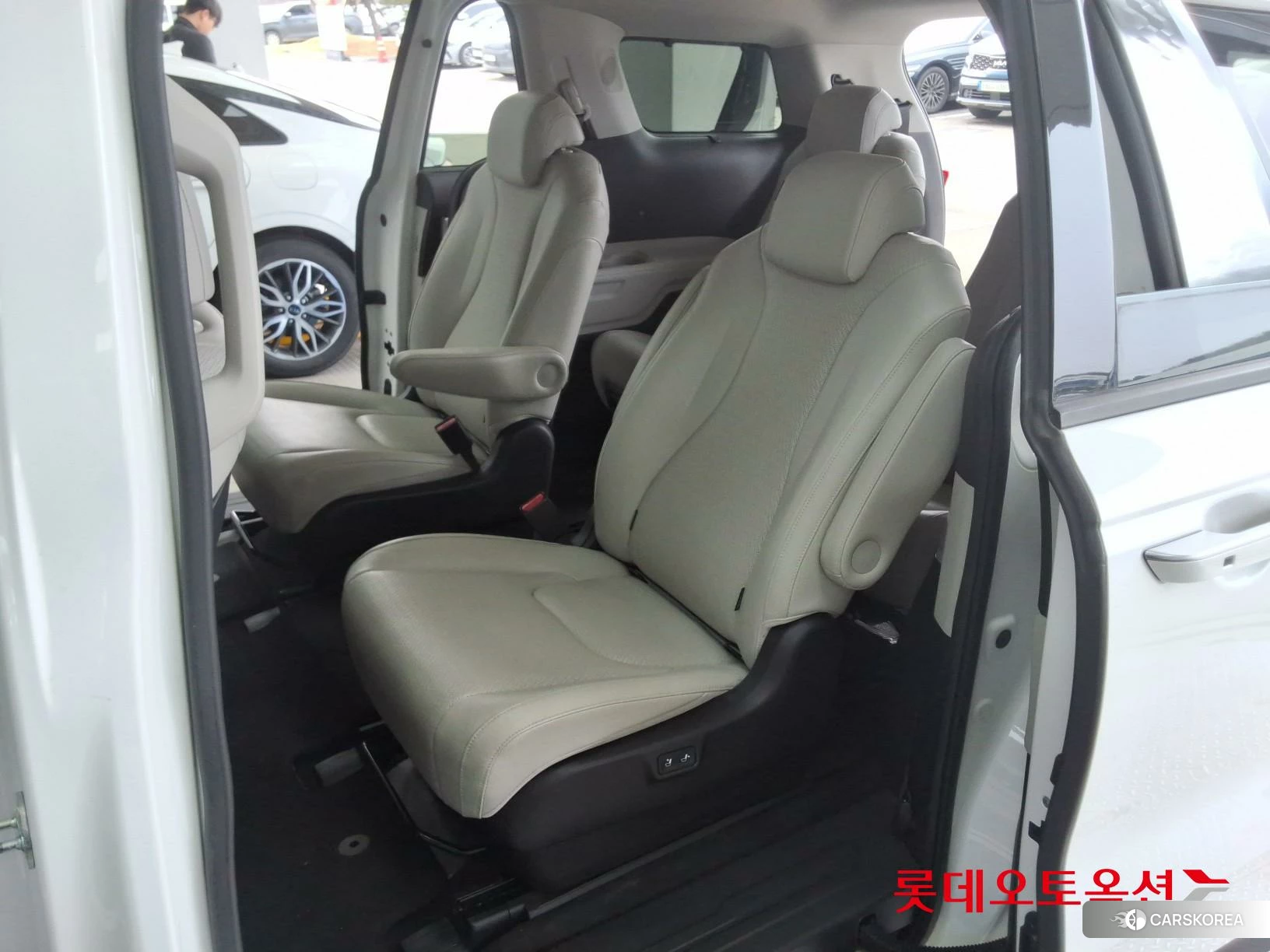 Kia Carnival id 3875736 из Кореи 30