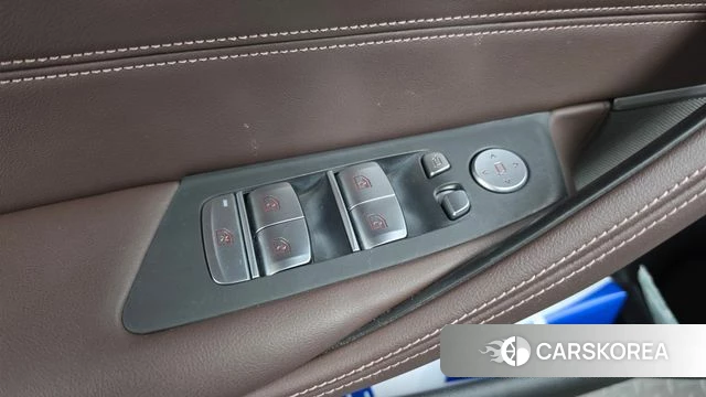 BMW 5 Series (G30) id 4923165 из Кореи 30