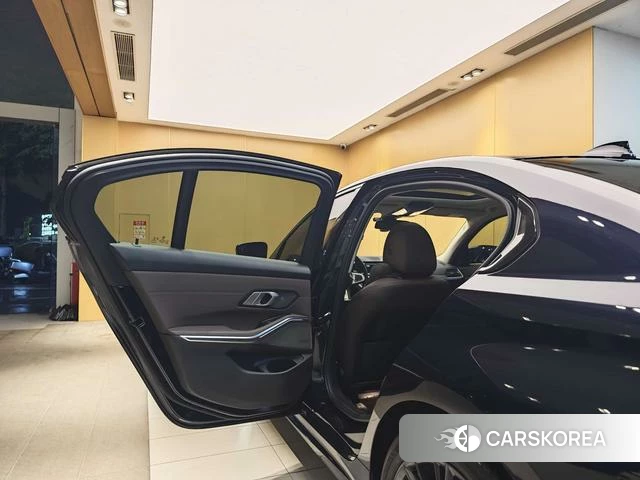 BMW 3 series id 4291129 из Китая 30
