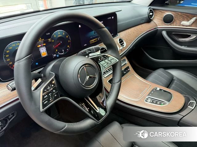Mercedes-Benz E-class id 4258359 из Китая 30