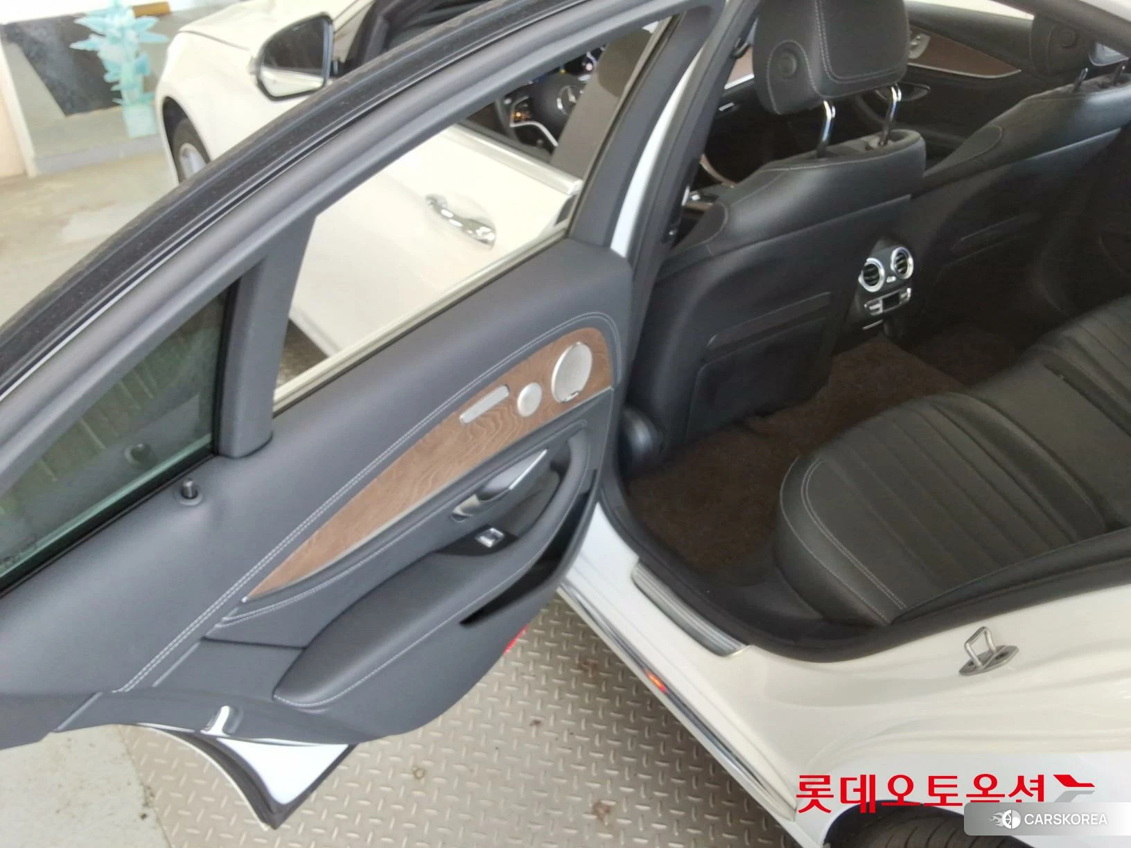 Mercedes-Benz Mercedes-Benz E300 e 4MATIC id 4289668 из Кореи 30