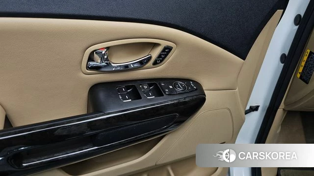 Kia The New Carnival id 4568525 из Кореи 30