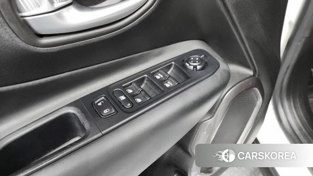Jeep Renegade id 4250914 из Кореи 30