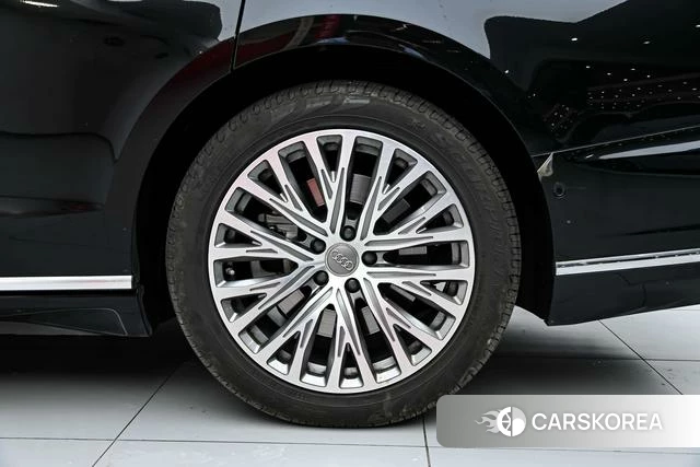 Audi A8 PHEV id 4298109 из Китая 30