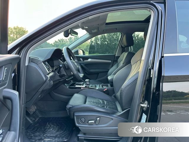 Audi Q5L id 4313842 из Китая 30