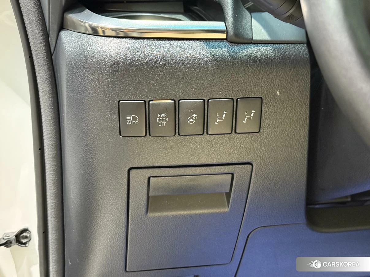 Toyota Elfa id 4452072 из Китая 30