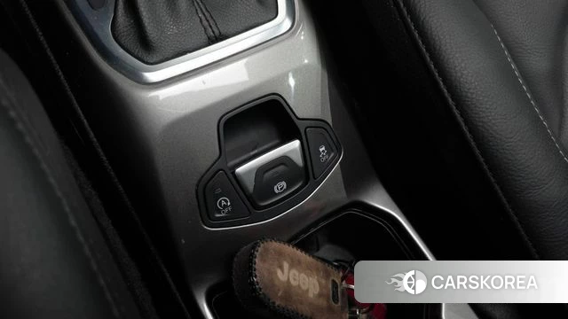 Jeep Renegade id 4586906 из Кореи 30
