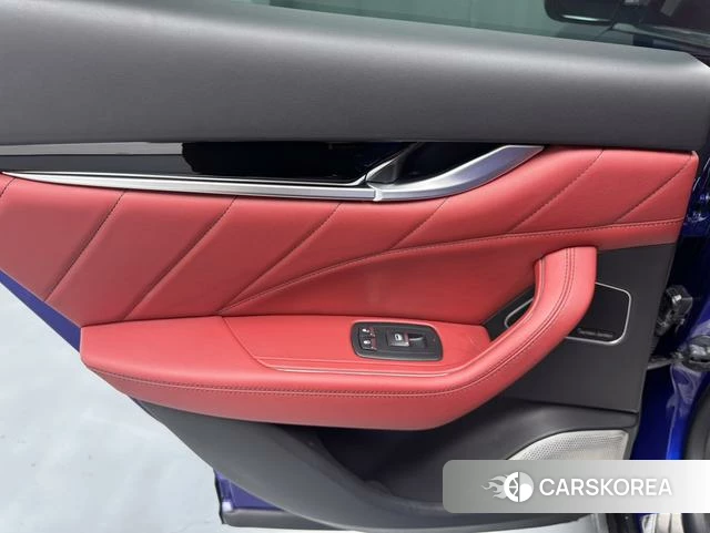 Maserati Levante id 4236392 из Китая 30
