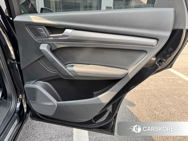 Audi Q5L id 4211480 из Китая 30