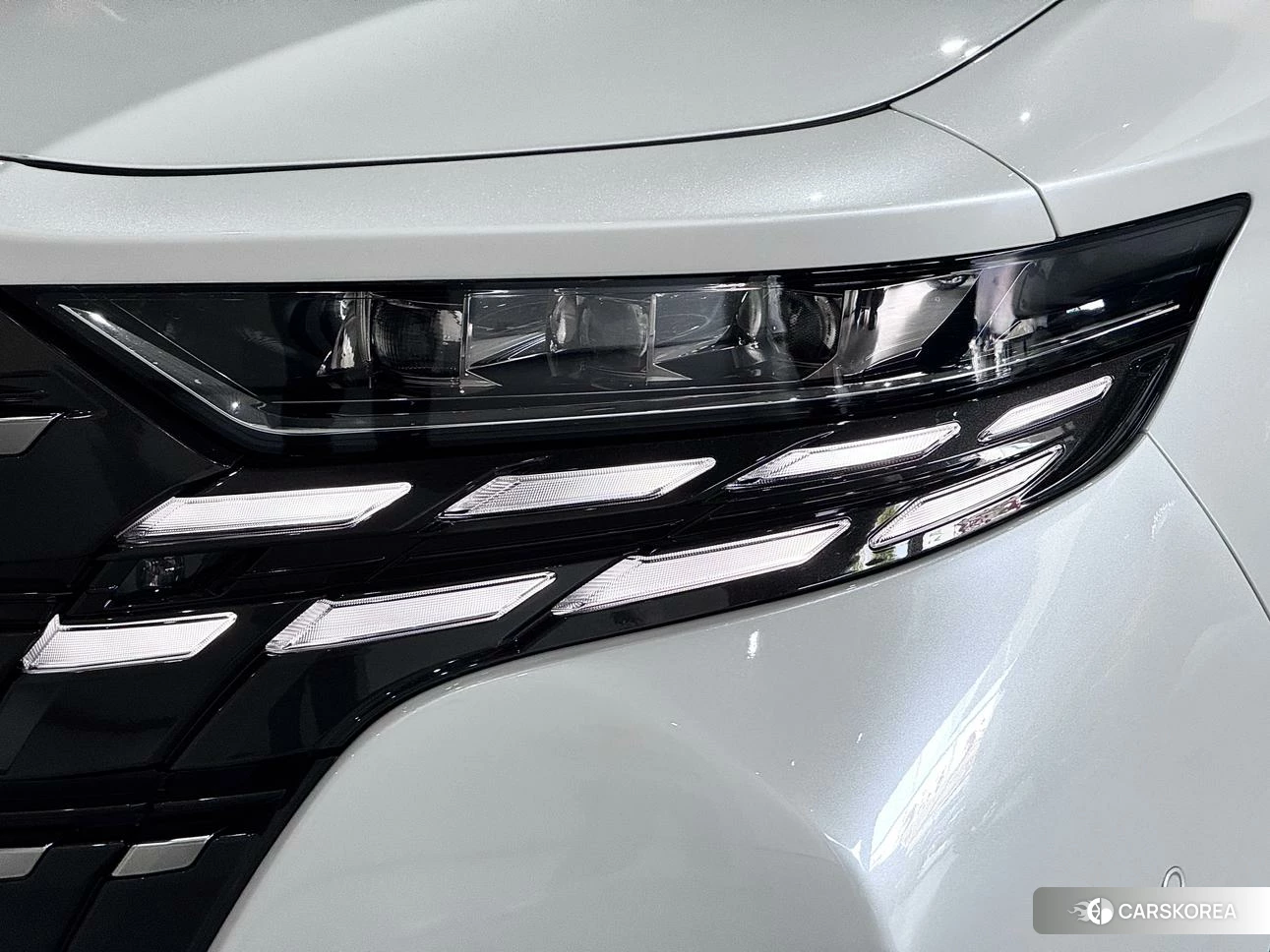 Toyota Elfa id 4407442 из Китая 30