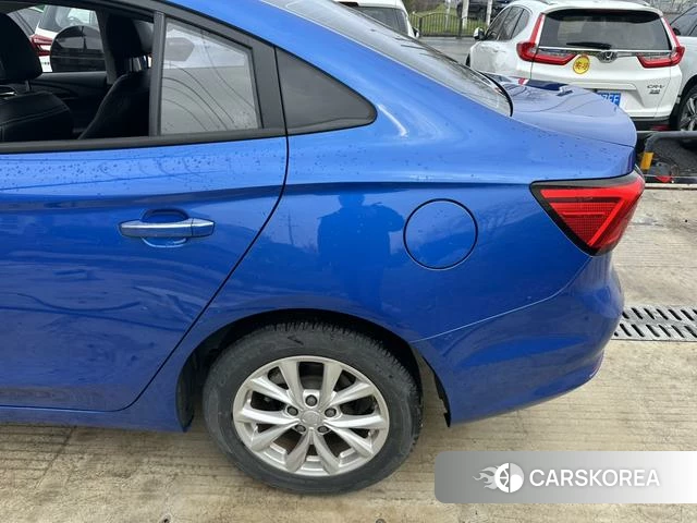 Roewe i5 id 4240316 из Китая 30