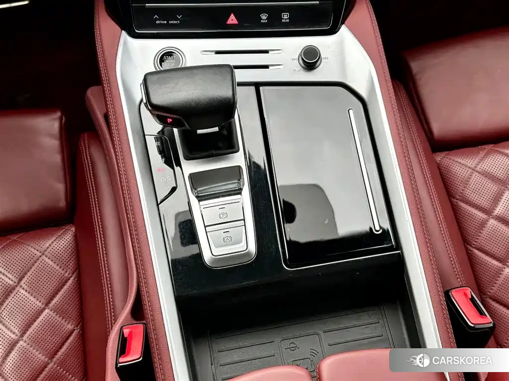Audi Q6 id 4679761 из Китая 30