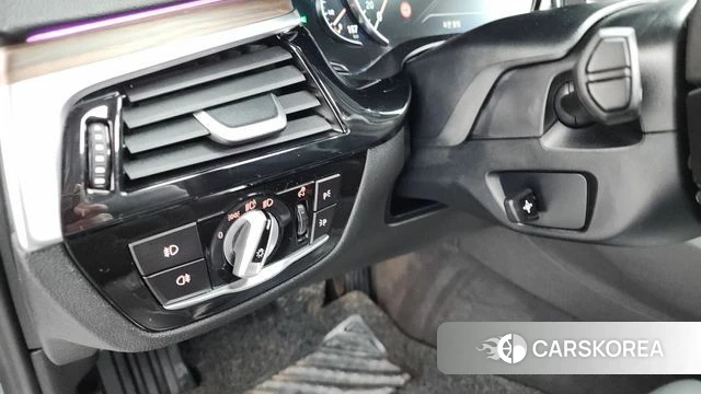 BMW 5 Series (G30) id 4417278 из Кореи 30