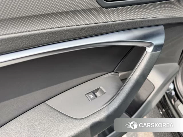Audi A6L id 4259550 из Китая 30