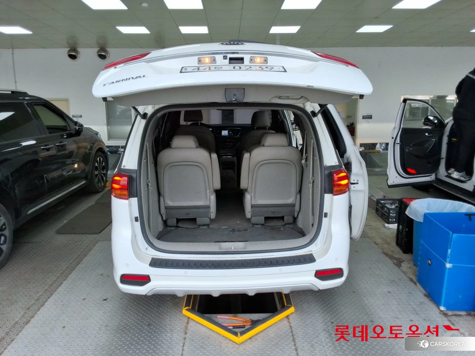 Kia Carnival id 3888409 из Кореи 30