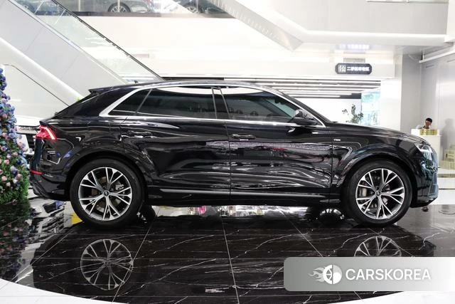 Audi Q8 id 4359340 из Китая 30