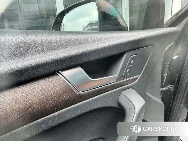 Audi Q5L id 4240112 из Китая 30