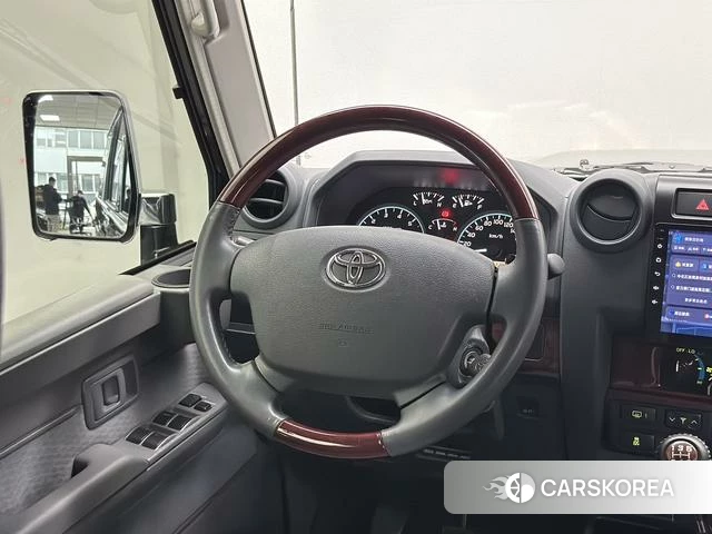 Toyota Land Cruiser 70 Series id 4258079 из Китая 31