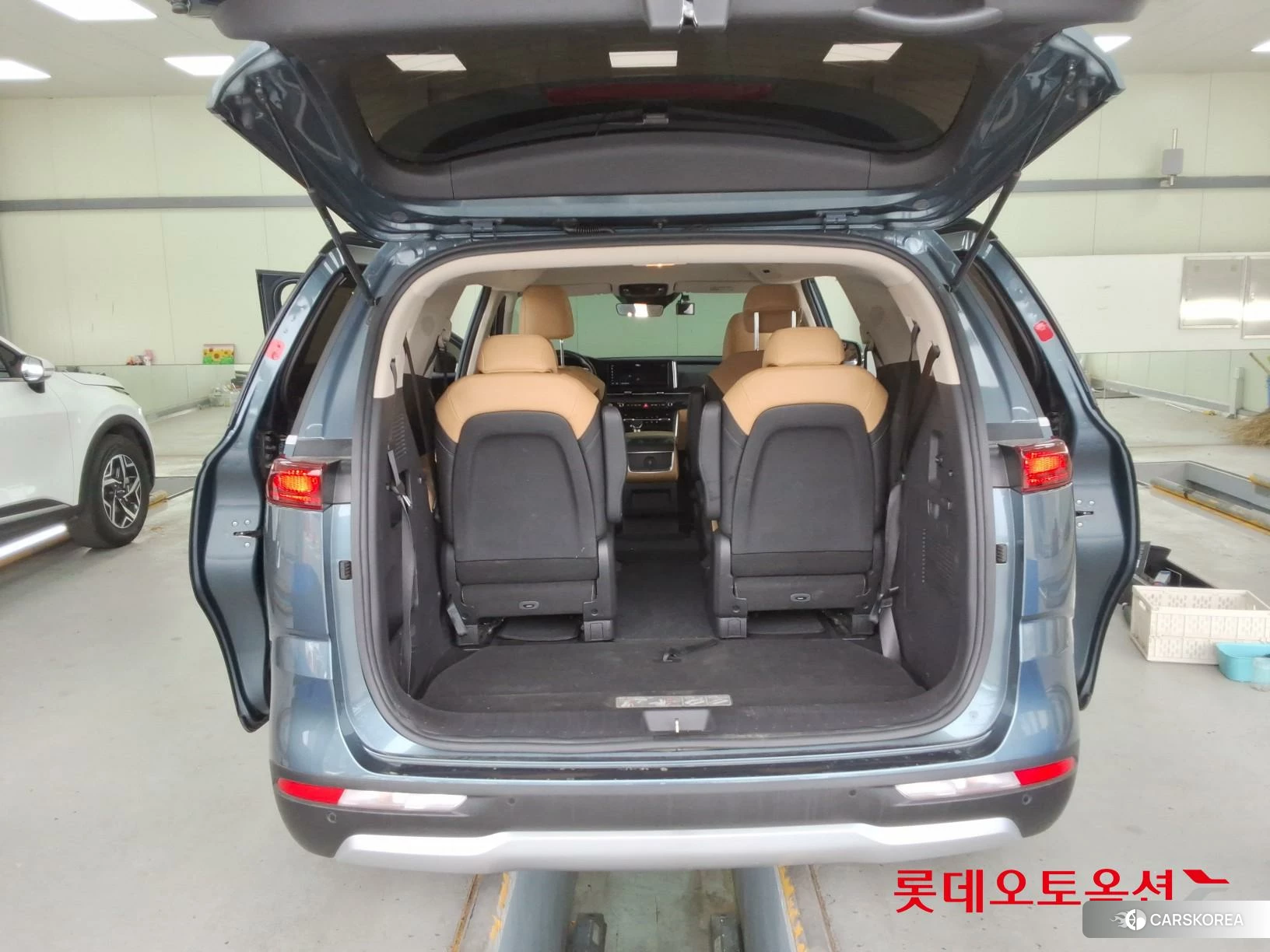 Kia Carnival id 3875723 из Кореи 31