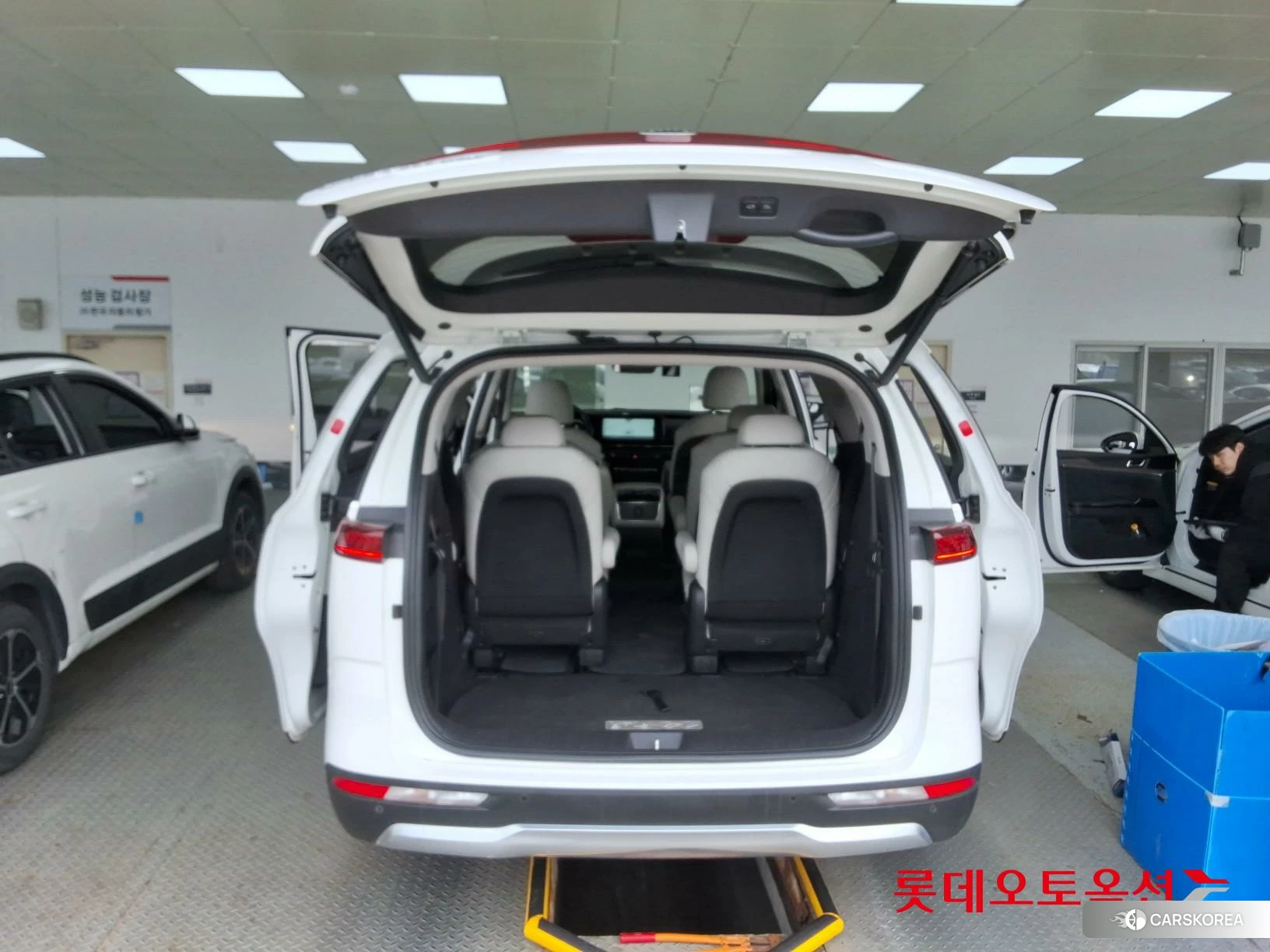 Kia Carnival id 3875736 из Кореи 31