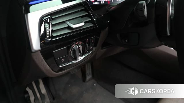 BMW 5 Series (G30) id 4201303 из Кореи 31