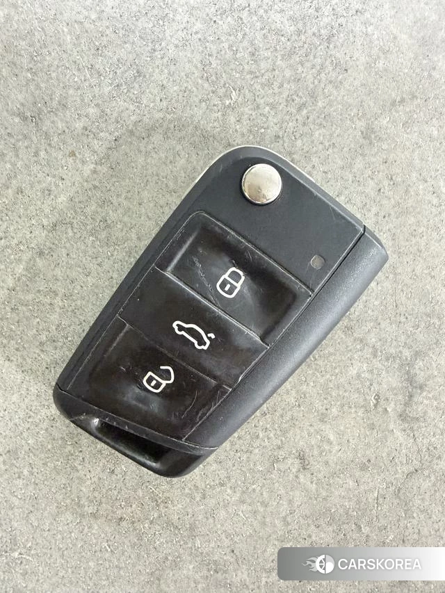 Volkswagen Polo id 4313880 из Китая 31
