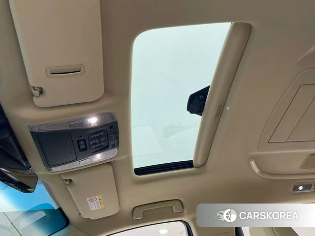Toyota Elfa id 4265709 из Китая 31