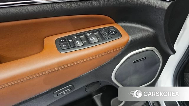 Jeep Grand Cherokee id 4551065 из Кореи 31