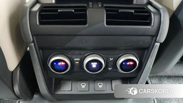 Land Rover Defender (L663) id 4282003 из Кореи 31