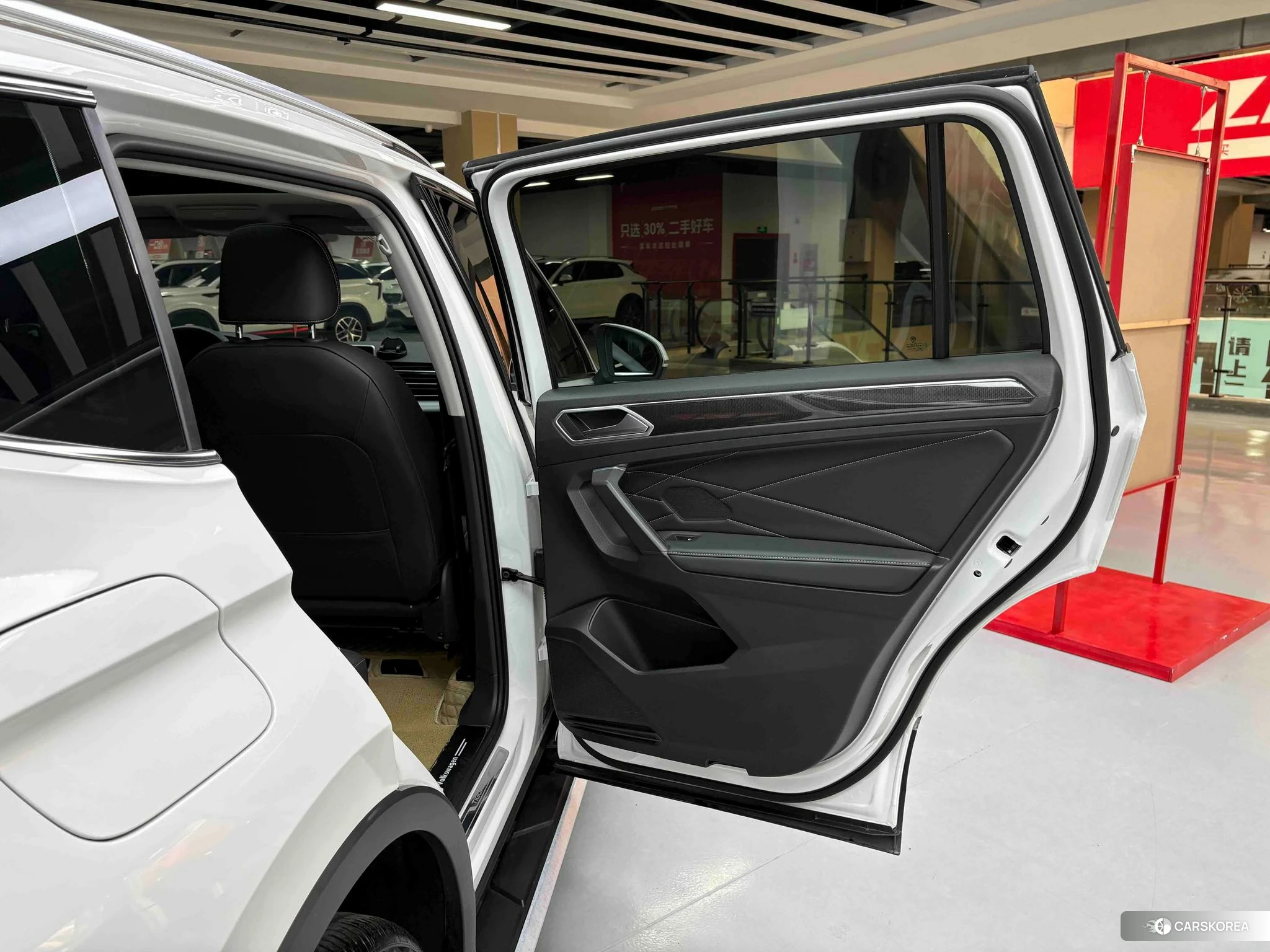 Volkswagen Tiguan L id 4441112 из Китая 31
