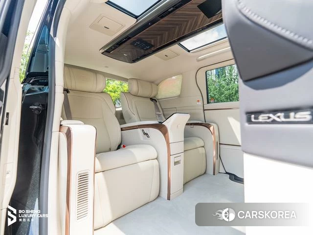 Lexus LM id 4273748 из Китая 31